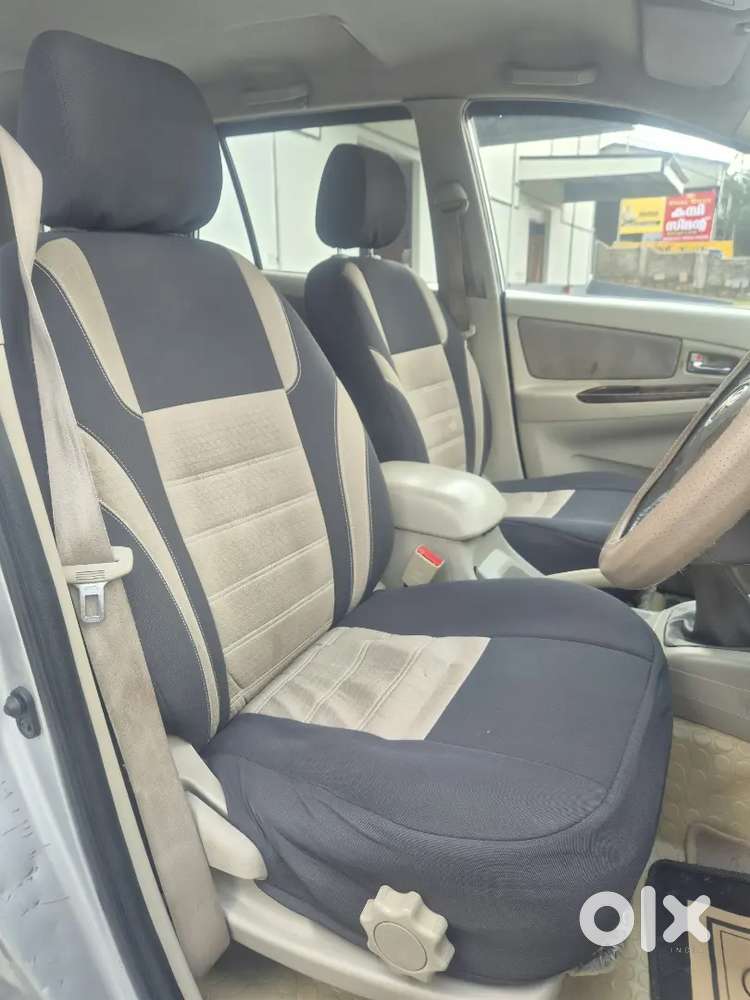 Toyota Innova V 2014