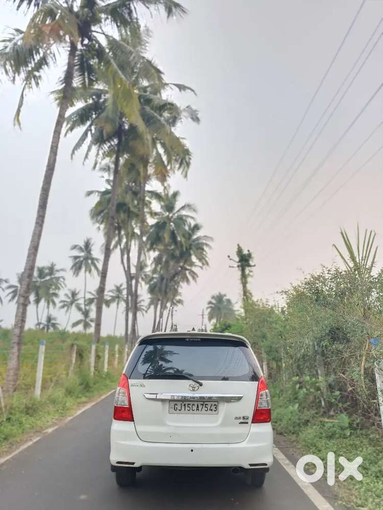 Toyota Innova 2012