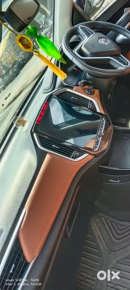 Mg Hector Plus 2023 Diesel 72000 Km Driven 6 Seater