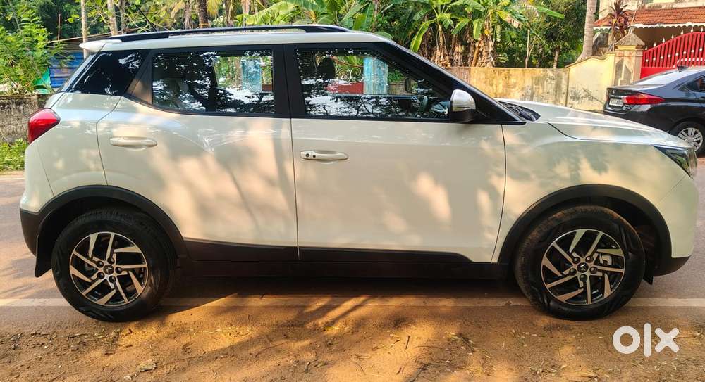 Mahindra Xuv300 1.2 W8 Amt Petrol, 2023, Petrol