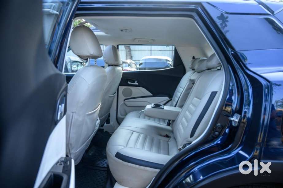 Mahindra Xuv 3xo Ax5 Pm At, 2024, Petrol