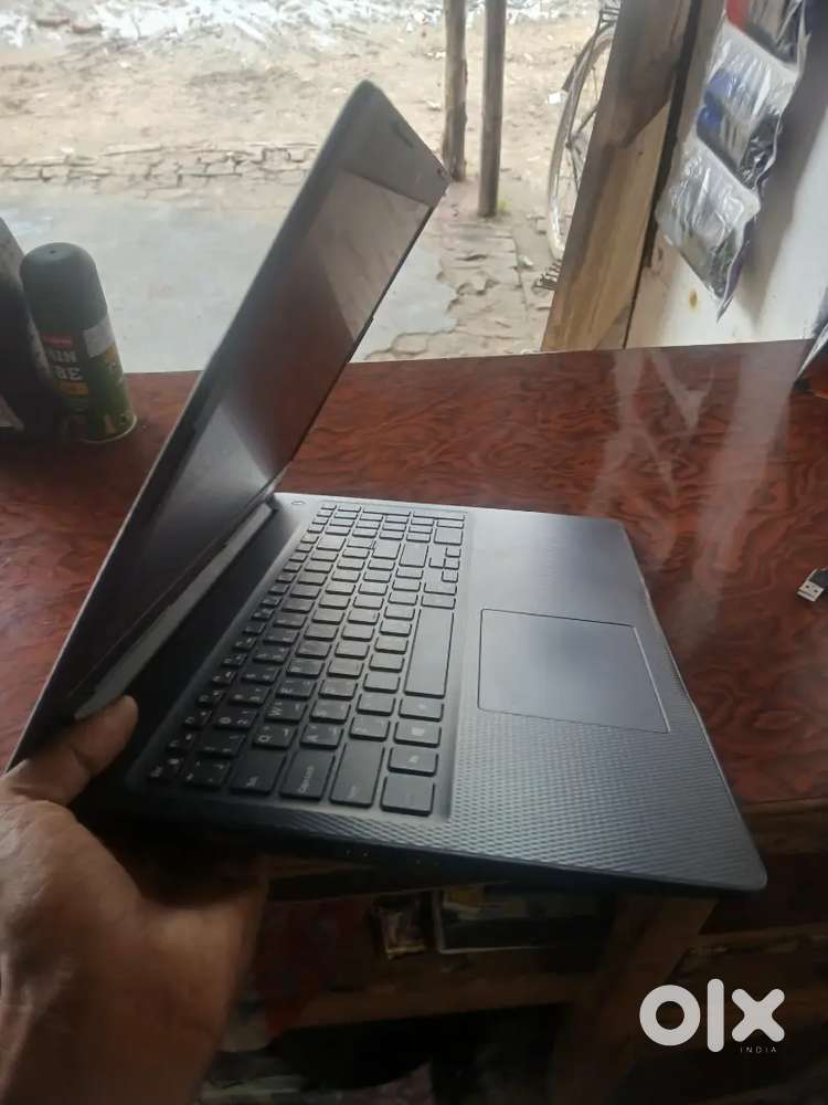 DELL LAPTOP 11 windows pro