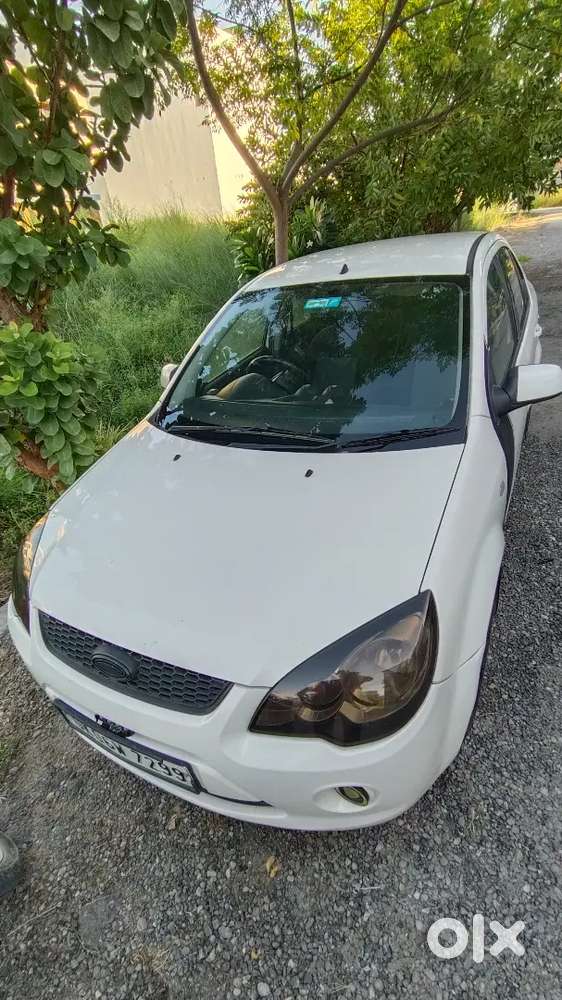 Ford Fiesta Classic 2012 Car