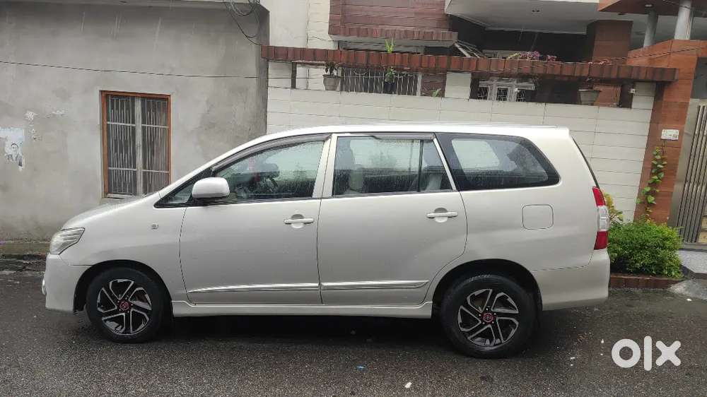 Toyota Innova 2.5 G Diesel 2015