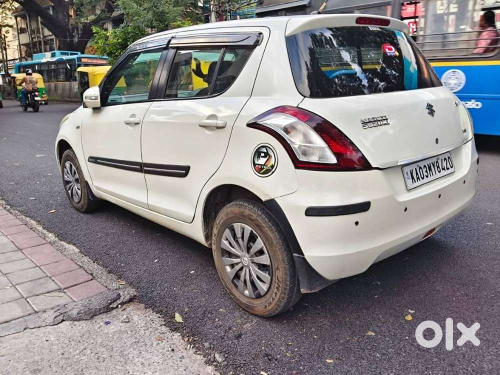 Maruti Suzuki Swift Vxi + Manual, 2015, Petrol