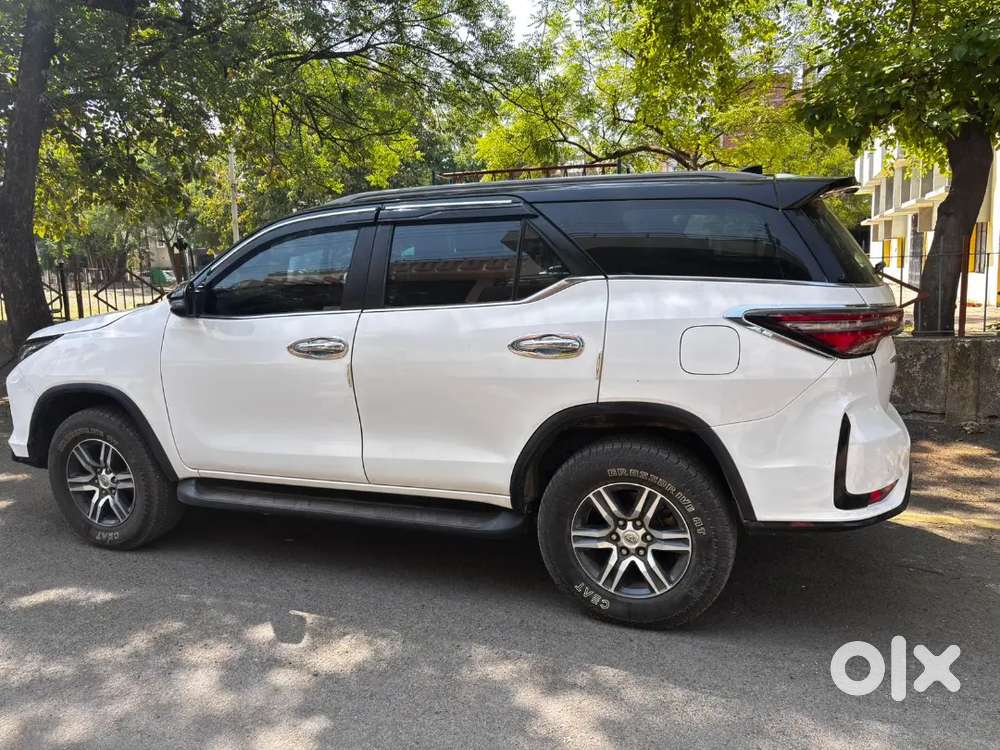 Toyota Fortuner Legender 2022