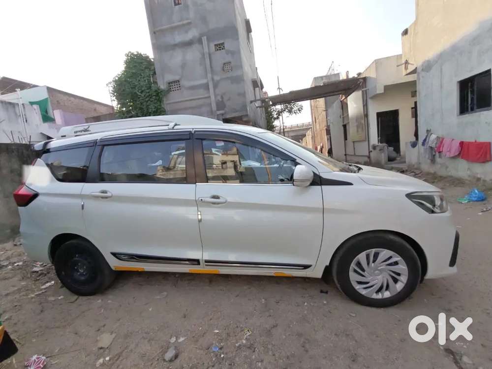 Maruti Suzuki Ertiga Vxi 2025