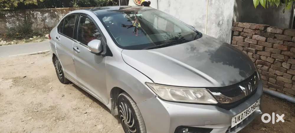 Honda City 2016 Petrol Well Maintained With Sunroof And Push Start