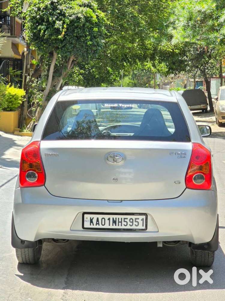 Toyota Etios Liva 2011-2012 G, 2011, Petrol