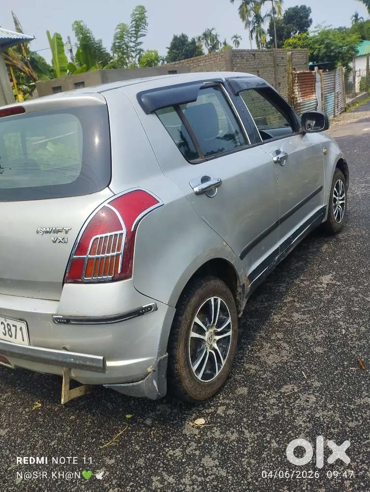 Maruti Suzuki Swift 2005 Petrol 80000 Km Driven
