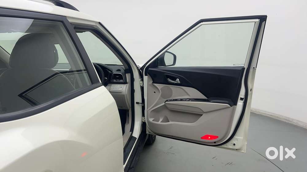 Mahindra Xuv300 W8 Option, 2021, Petrol