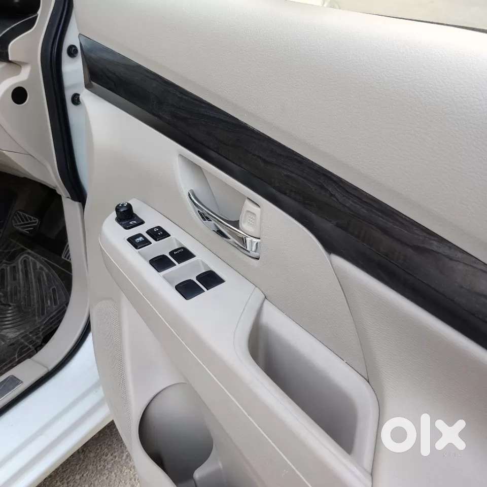 Maruti Suzuki Ertiga Zxi Plus At Shvs, 2022, Petrol