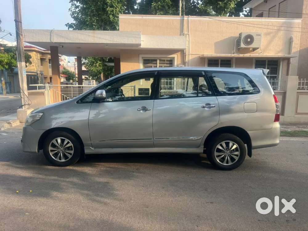 Toyota Innova 2009-2011 2.5 Vx 8 Str Bsiv, 2010, Diesel