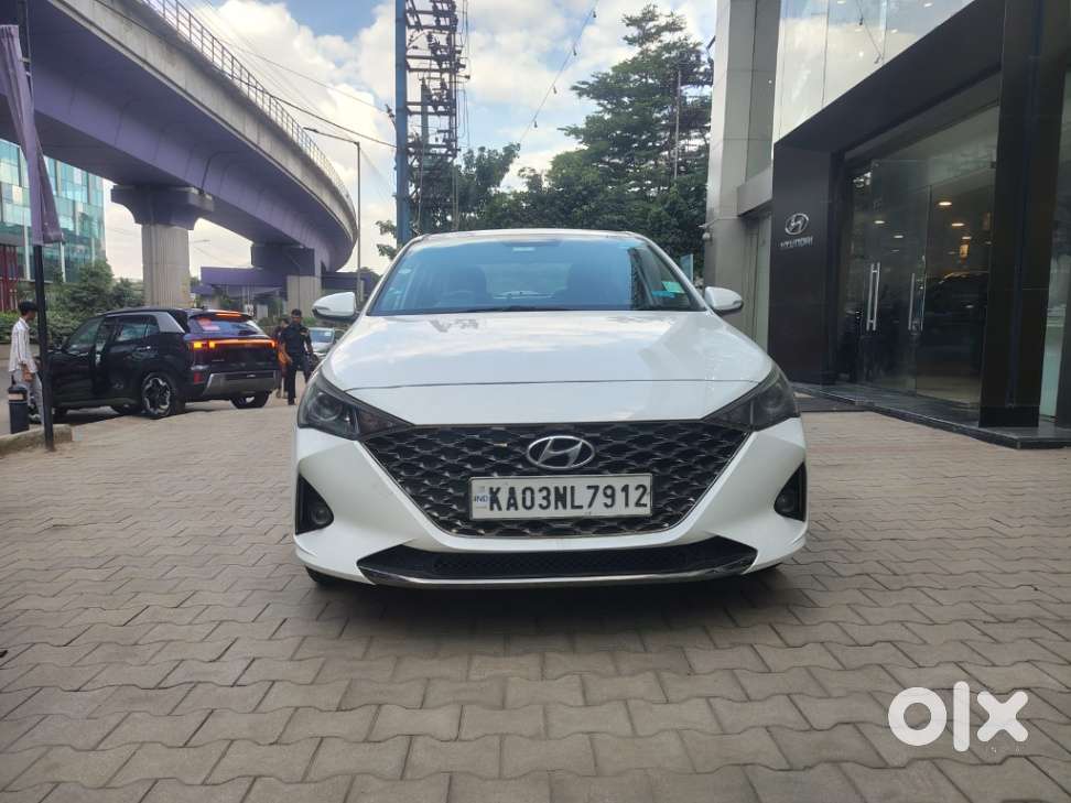 Hyundai Verna 1.5 Sx Ivt, 2022, Petrol
