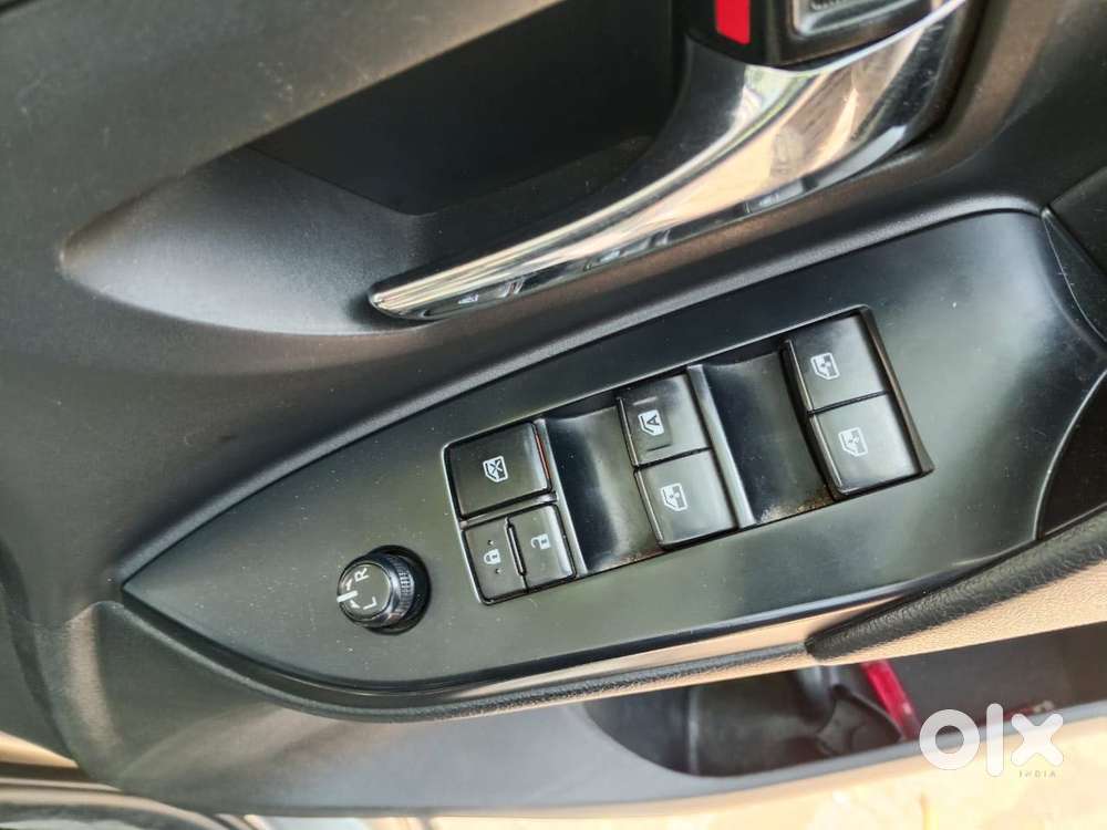 Toyota Innova Crysta 2.4 G Mt, 2017, Diesel