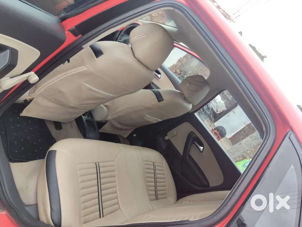 Volkswagen Polo 2010 पेट्रोल में उपलब्ध