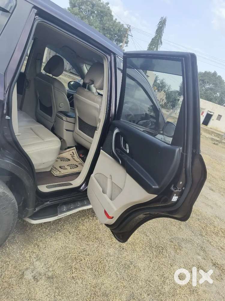 Mahindra Xuv500 2016