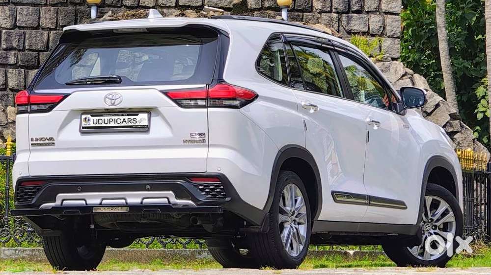 Toyota Innova Hycross 2.0 Zx (o) Hybrid 7 Str, 2024, Petrol
