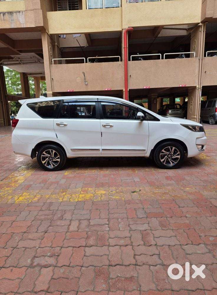 Toyota Innova Crysta [2020-ongoing] 2.4 Gx 7 Str, 2025, Diesel