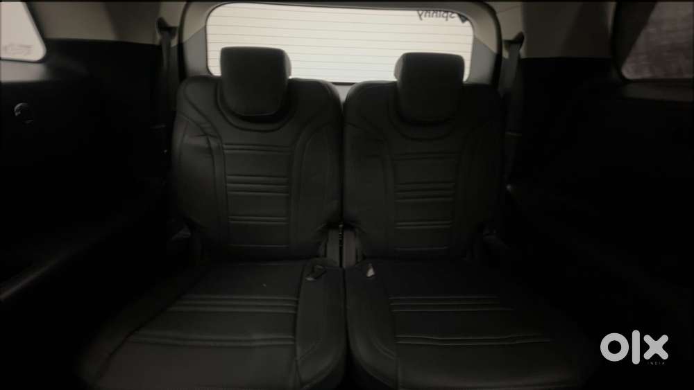 Mahindra Xuv700 2.0 Ax 5 Petrol Mt 7 Str, 2021, Petrol
