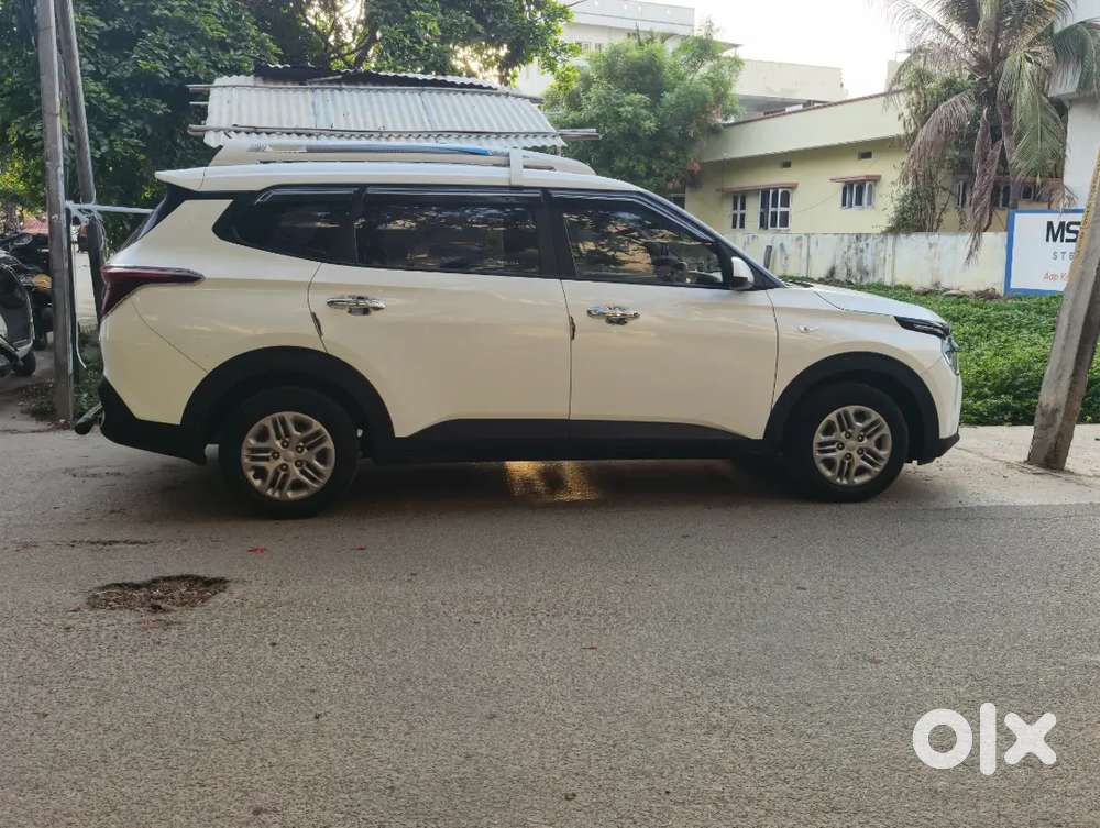 Kia Carens Premium Petrol 2023