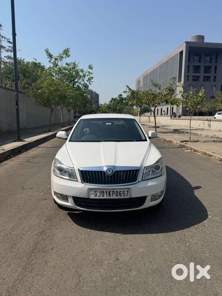 Skoda Laura Ambition 2.0 Tdi Cr Mt, 2011, Diesel