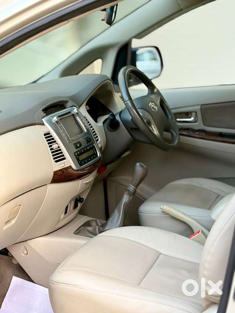 Toyota Innova 2.5 Vx 8 Str Bs-iii, 2013, Diesel