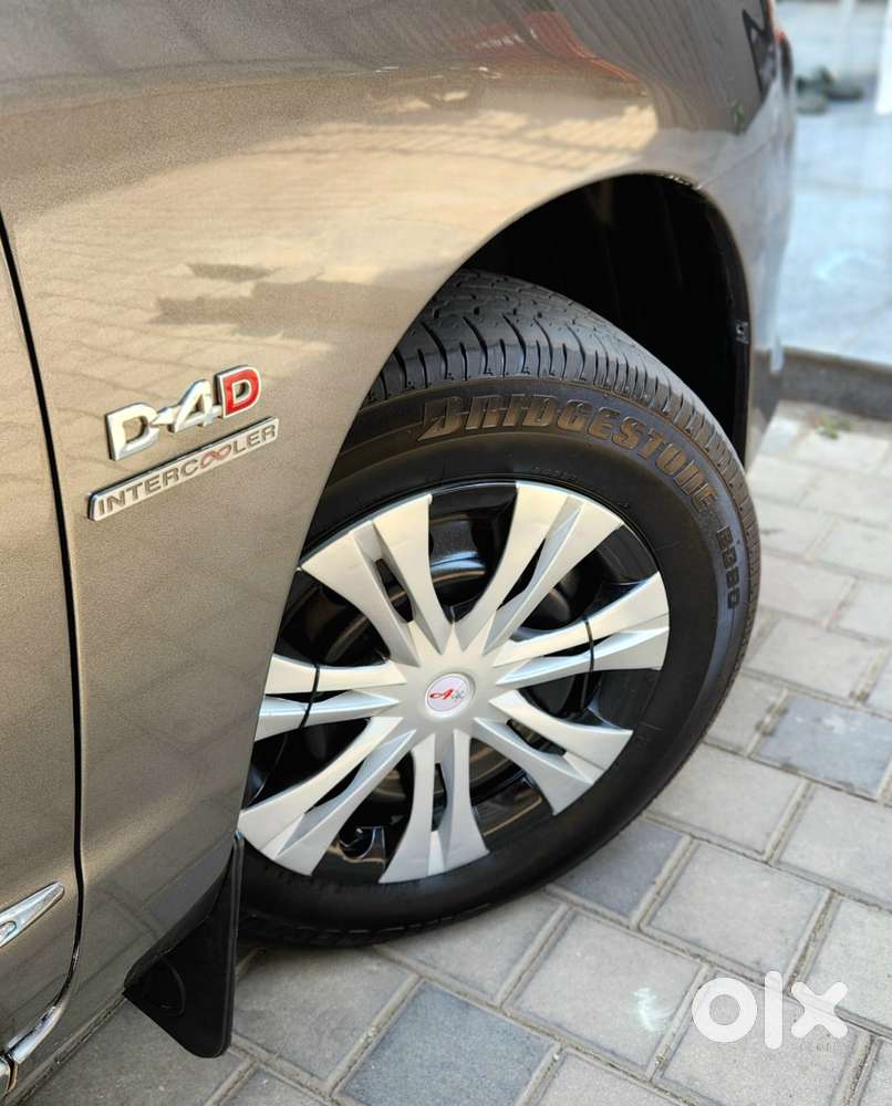 Toyota Innova 2.5 G (diesel) 8 Seater, 2011, Diesel