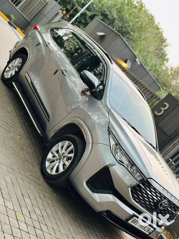 Toyota Innova Hycross 2.0 Vx Hybrid 7 Str, 2023, Petrol