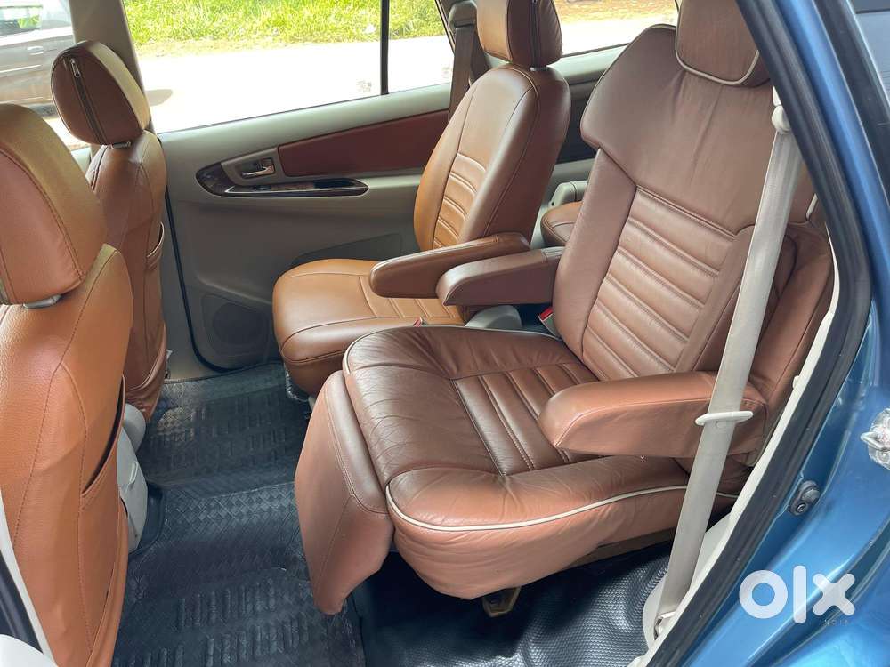 Toyota Innova Crysta 2.4 V, 2013, Diesel