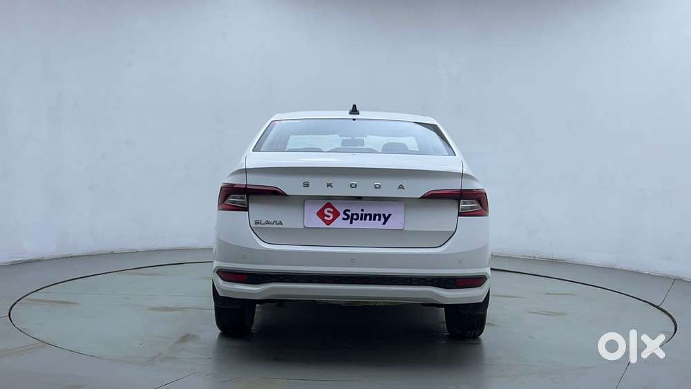 Skoda Slavia Ambition 1.0l Tsi At, 2022, Petrol