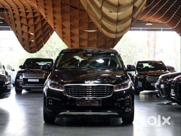 Kia Carnival Limousine + - Clean Car