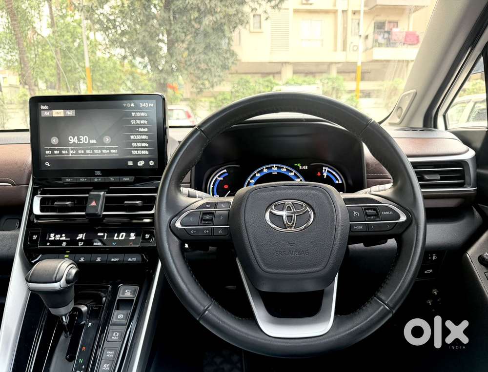 Toyota Innova Hycross 2.0 Zx Hybrid 7 Str, 2023, Petrol