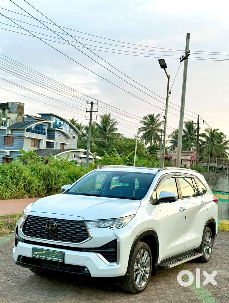 Toyota Innova Hycross 2.0 Zx (o) Hybrid 7 Str, 2025, Petrol