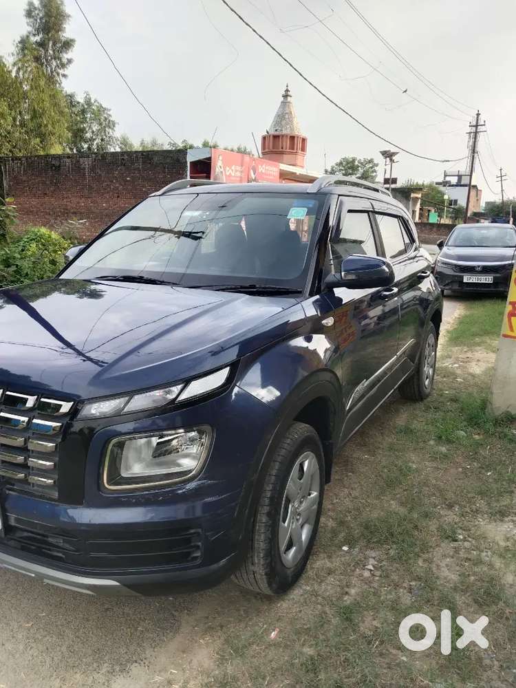 Hyundai Venue 2022 S Manual Petrol With Excellent Condition