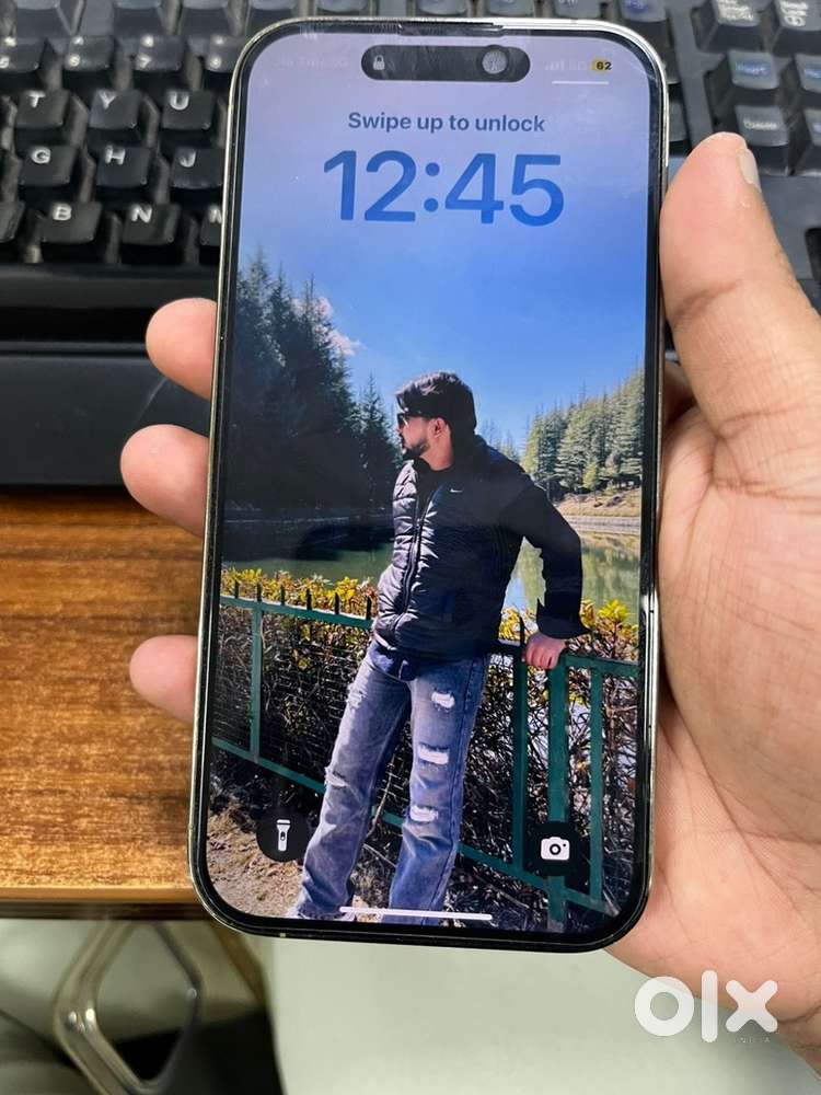 I phone 14 pro 128 GB gold color