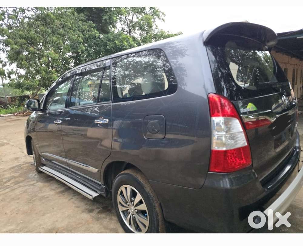 Toyota Innova 2.5 Vx (diesel) 8 Seater Bs Iv, 2015, Diesel