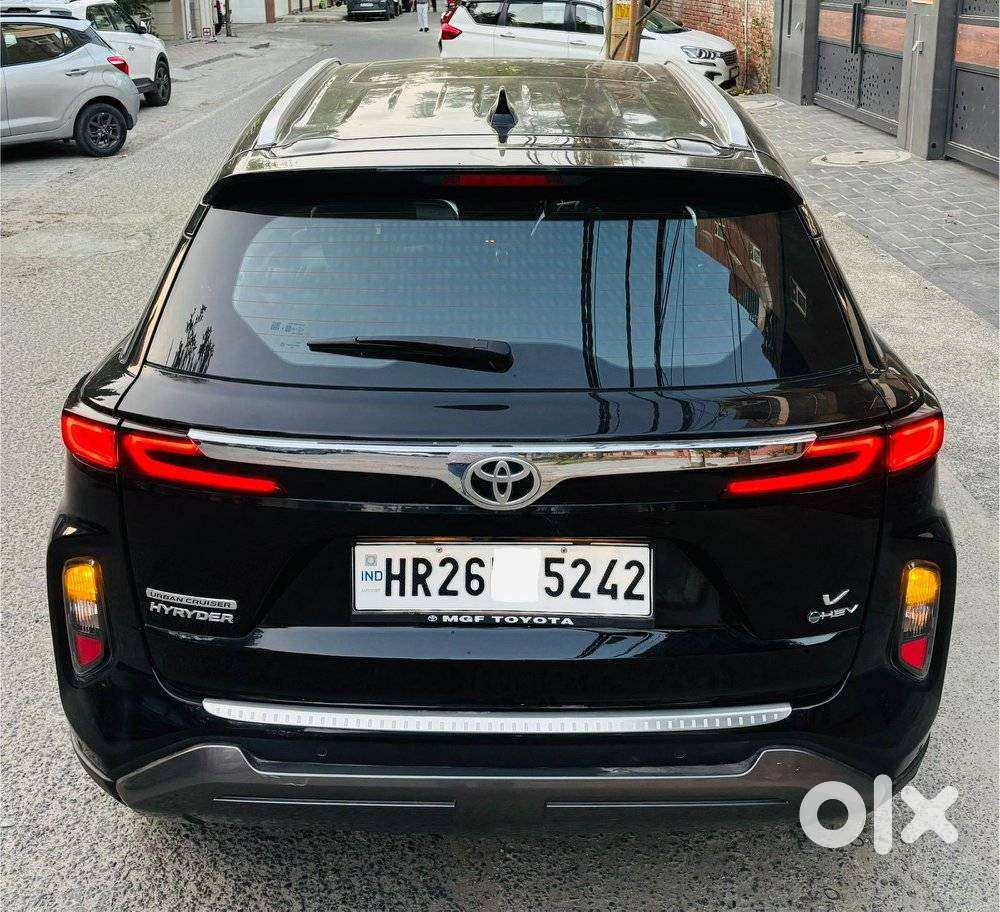 Toyota Urban Cruiser Hyryder 1.5 V Hybrid, 2025, Cng & Hybrids