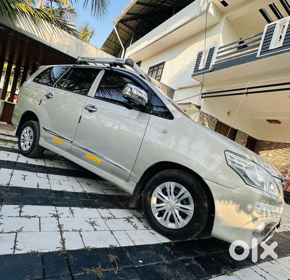 Toyota Innova 2.5 G (diesel) 8 Seater Bs Iv, 2016, Diesel