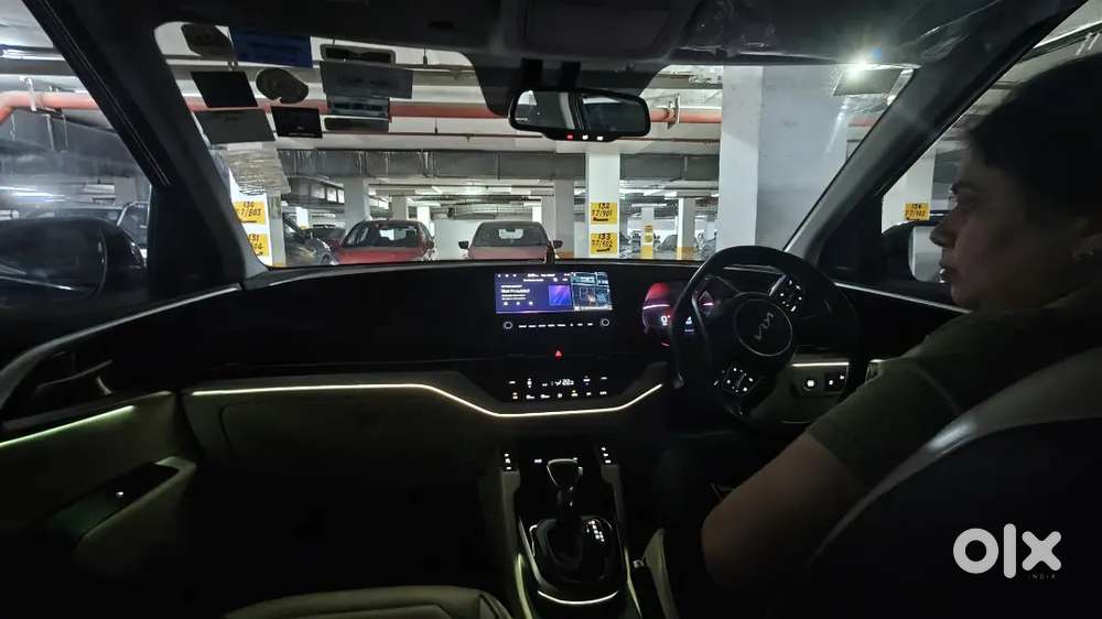 Dlf Owned Kia Carens 1.4 Luxury Plus 6 Str, 1st Owner, 47,500 Km