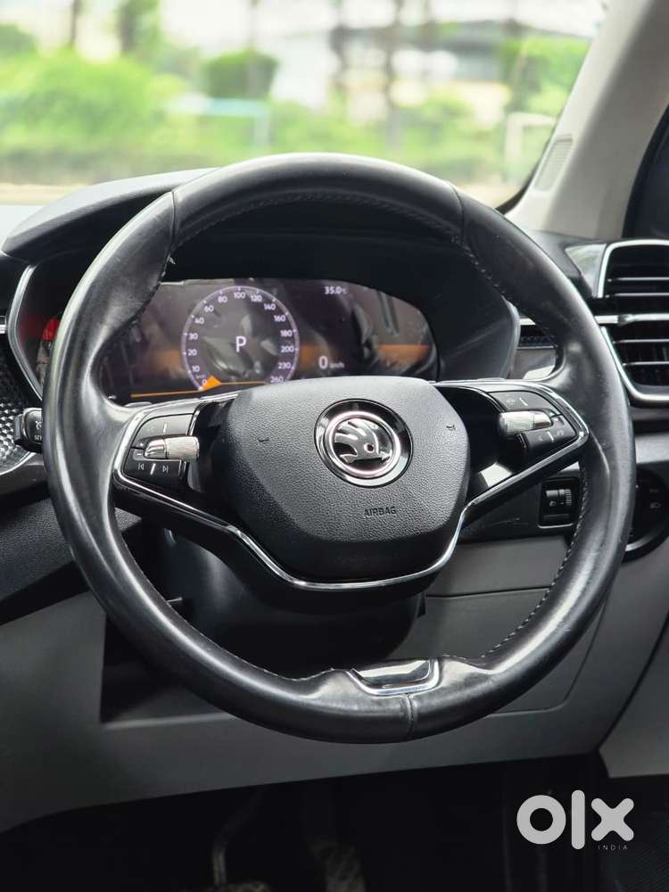 Skoda Kushaq 1.0 Tsi Style At, 2022, Petrol