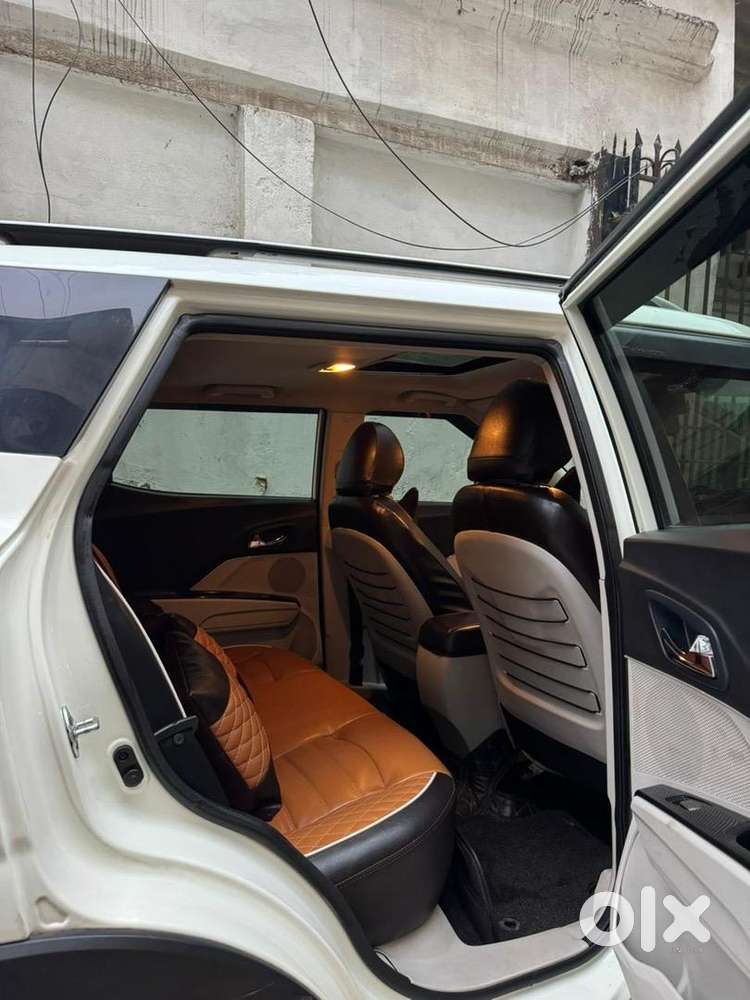 Mahindra Xuv300 2019 Petrol Well Maintained