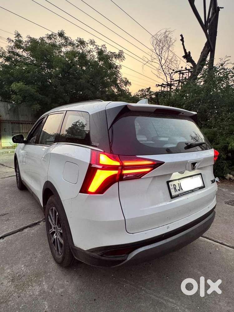 Mahindra Xuv700 2023 Diesel Well Maintained