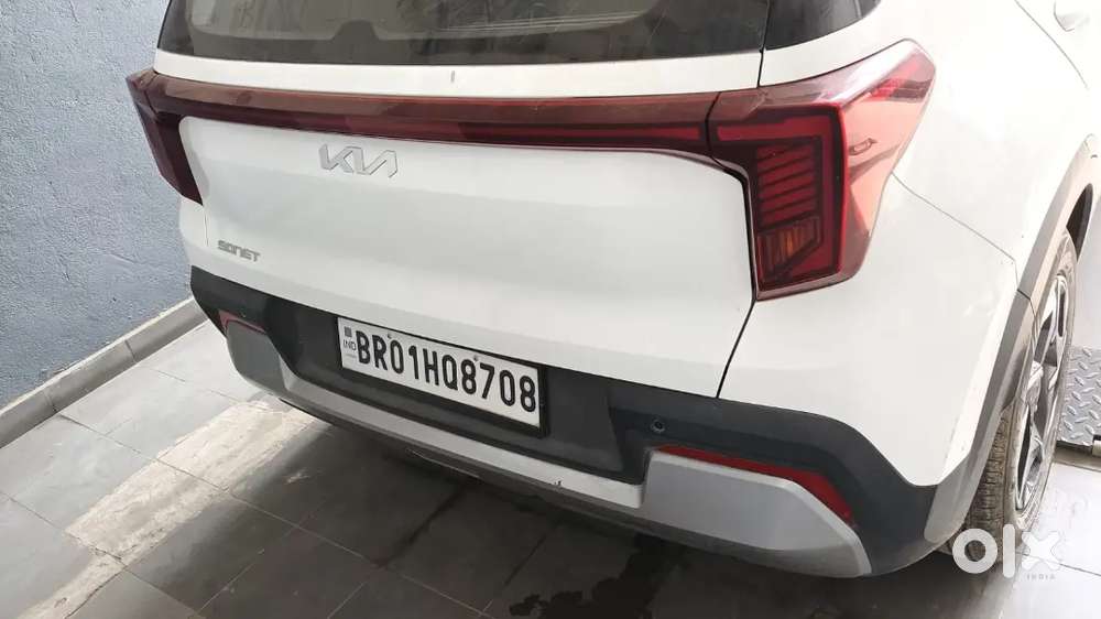 Kia Sonet Petrol 7800 Km Driven