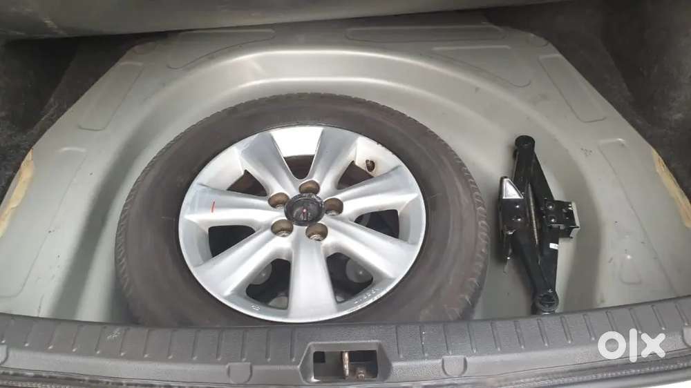 Toyota Corolla Altis 2013