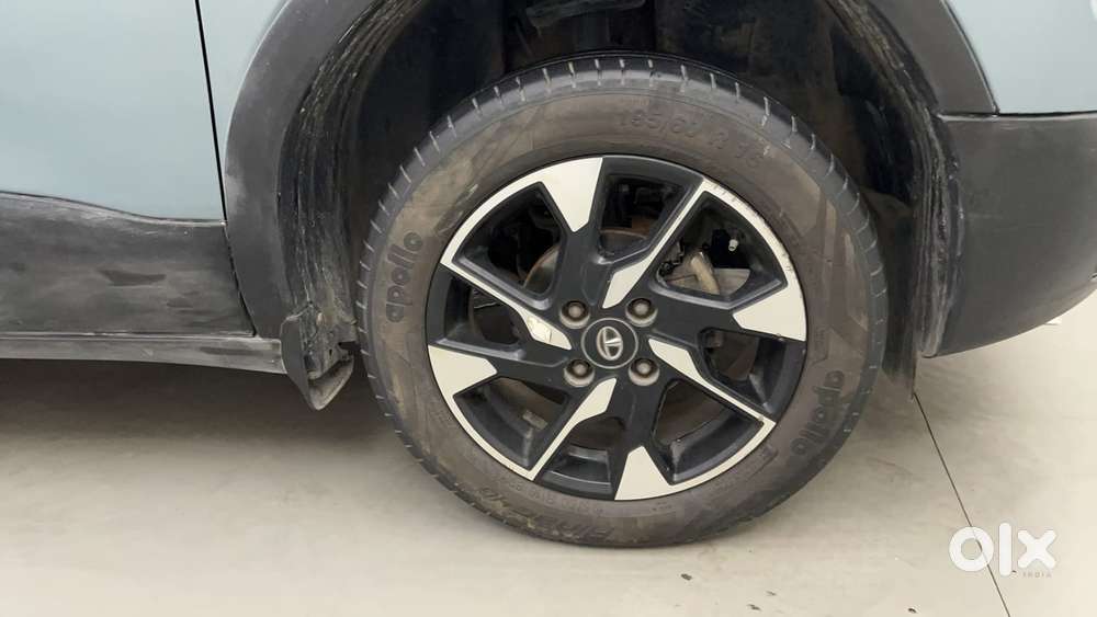 Tata Punch 1.2 Revotron Creative Amt Dual Tone, 2023, Petrol