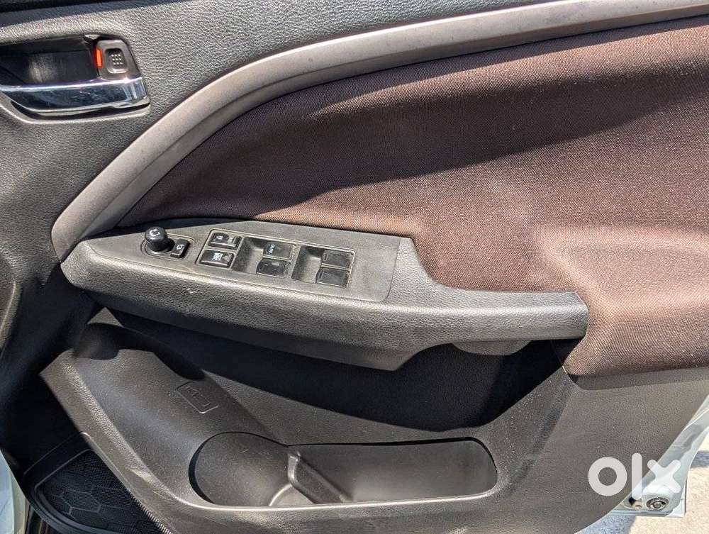 Maruti Suzuki Brezza 1.5 Zxi Smart Hybrid, 2023, Petrol