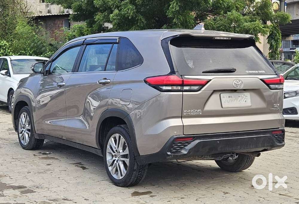 Toyota Innova Hycross 2.0 Zx (o) Hybrid 7 Str, 2023, Petrol