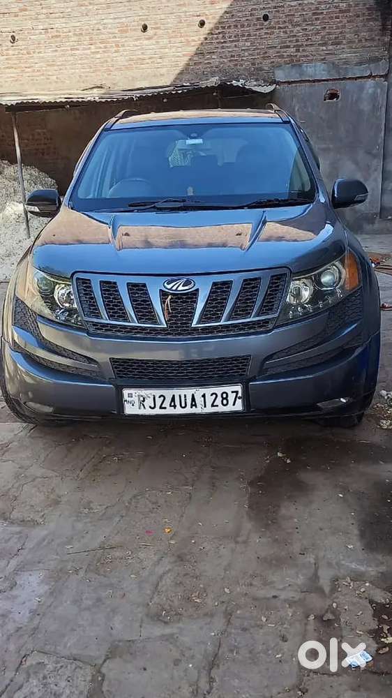 मेरे को न्यू इलेट्रॉनिक कार लेनी