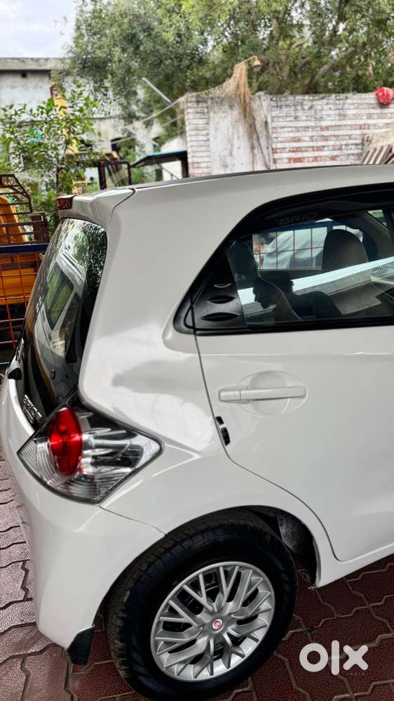 Honda Brio Petrol 2013 Car
